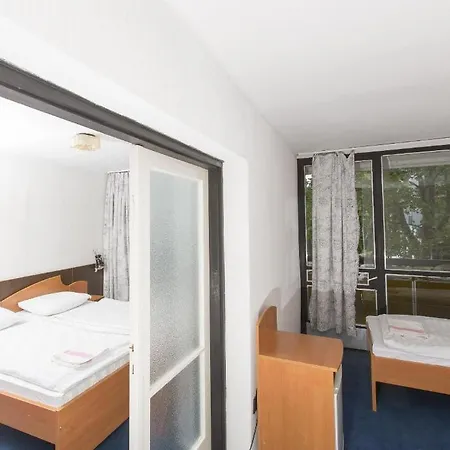 Radio Hotel 2*